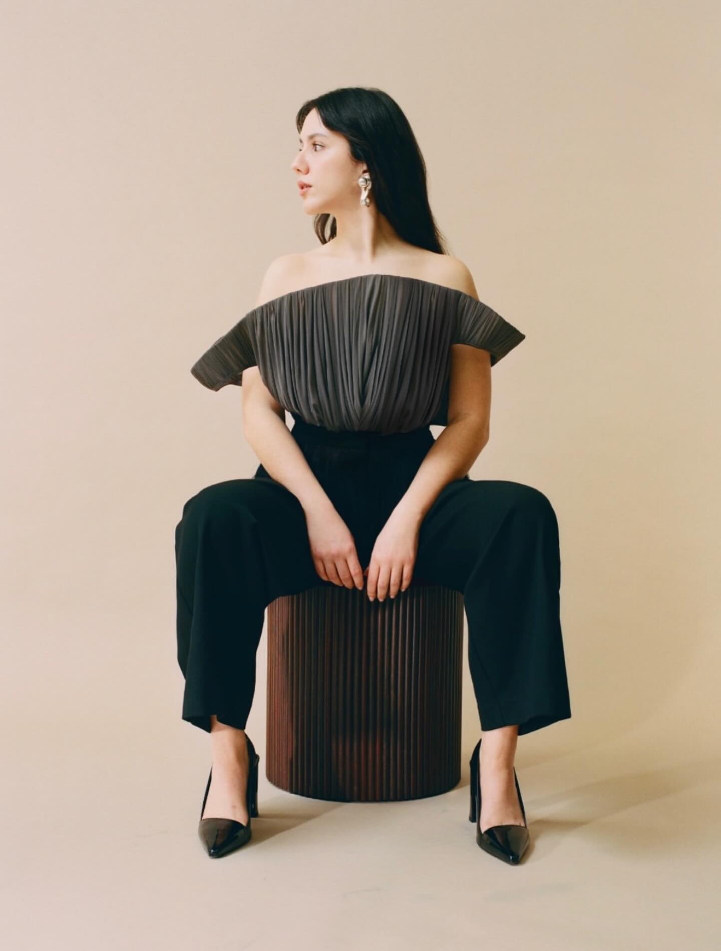 French Actress @anaide.rozam wears @magdabutrym for @oniriqmagazine 

Styling @hugotoucas 
Photography @eliebenistant