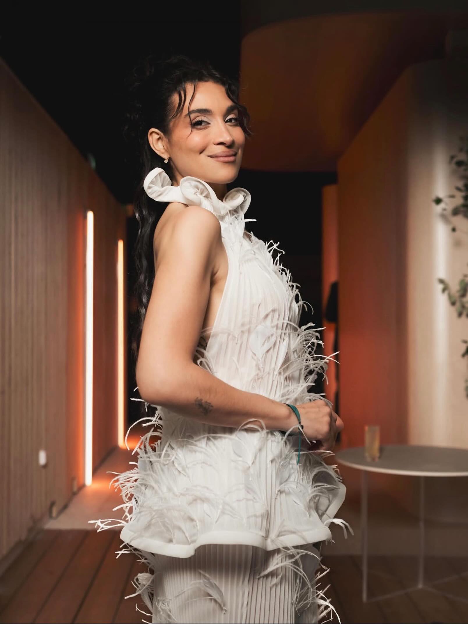 @cameliajordana wearing @rowenroseofficial

Management @florentfarinelli