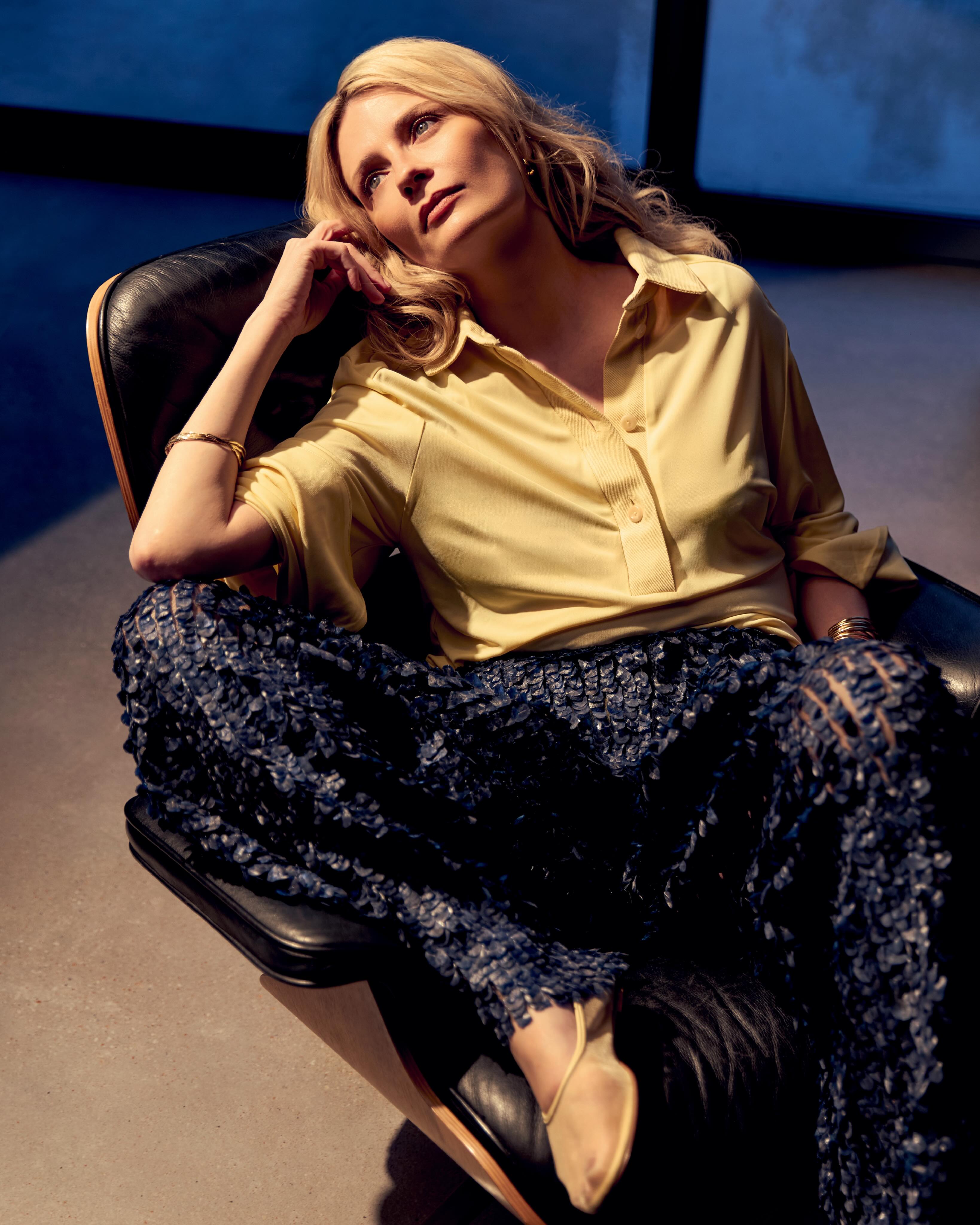 @mischabarton wearing a @christopher_esber look from the SS26 collection for H!Fashion

Styling @sophiakatyea 
Photography @smiggi