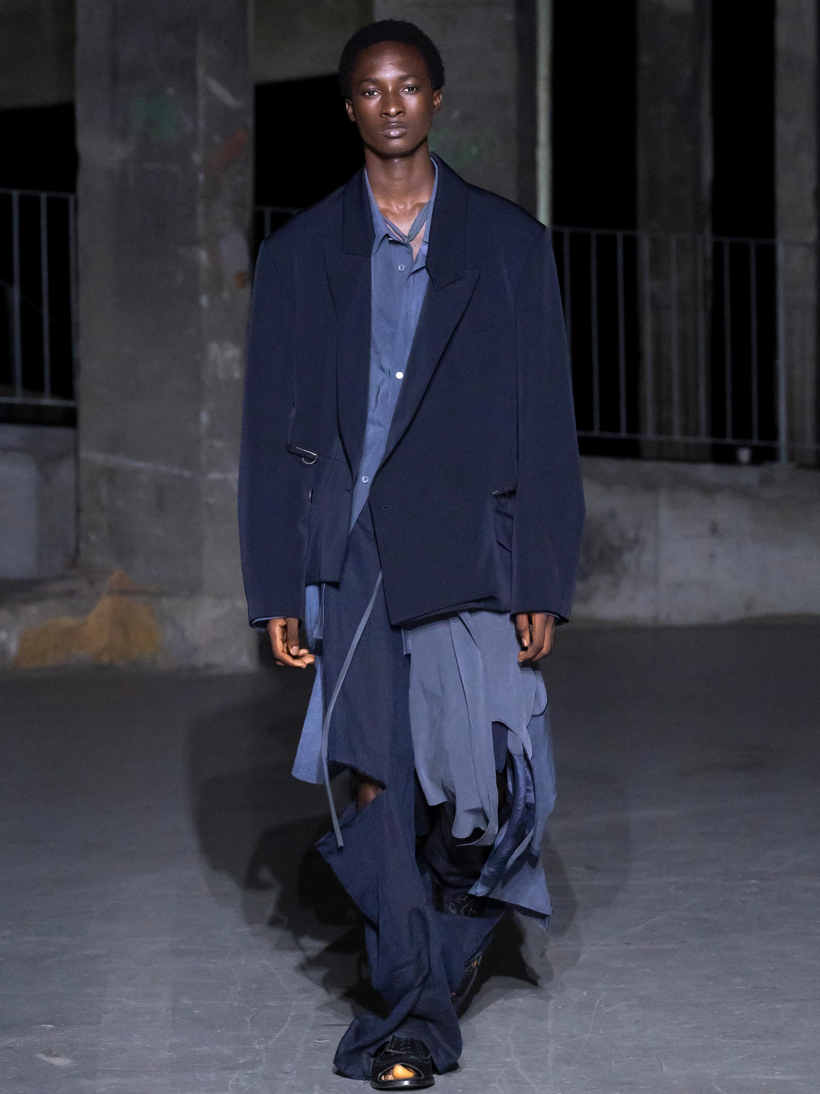 IMPAVIDE.

Fearlessness isn’t always loud. Sometimes it’s the quiet resolve to remain unshaken.

For Spring/Summer 2027, Songzio presents IMPAVIDE a study of strength and vulnerability, structure and fluidity, tradition and innovation. Armour-like silhouettes, sculptural draping, and distorted tailoring create figures that feel suspended between past and future. Layered constructions, cocooned volumes, and weathered textures evoke journeys across time, while accents of sage, citron, berry, and ink bring moments of light to a world rendered in black and ivory.

A collection for those who move forward with certainty through the unknown.

Creative director @jaysongzio 
Styling @andrejskok_ 
Photography @indigitalimages 
Casting @conanlaurendot 
Production @eyesightgroup 

#SONGZIO #IMPAVIDE #PFW #ParisFashionWeek #SS27
