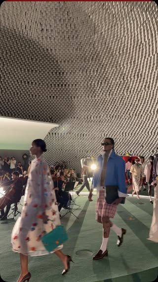 COMUNIÓN.

Finale @willychavarria SS27 Runway show in Paris 

Creative director @newyorkwilly 
Styling @mr_carlos_nazario
Production @bureaubetak