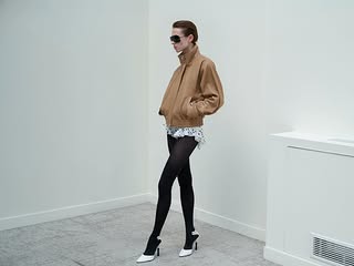 A dialogue between decades

For Pre-Spring 2027, IRO reimagines the free spirit of the ’70s through the bold geometry of ’80s Italian design. Graphic polka dots, Memphis-inspired studs, and rock-infused details meet sharp tailoring, fluid silhouettes, and effortless Parisian attitude.

Balancing structure with freedom, vintage influences with modern elegance, the collection defines a confident, instinctive wardrobe made for today.

Creative director @nicolas.rht 
Styling @berengerpelc 
Photography @alessandrofurchinocapria 

#IRO #IROParis #PreSpring2027